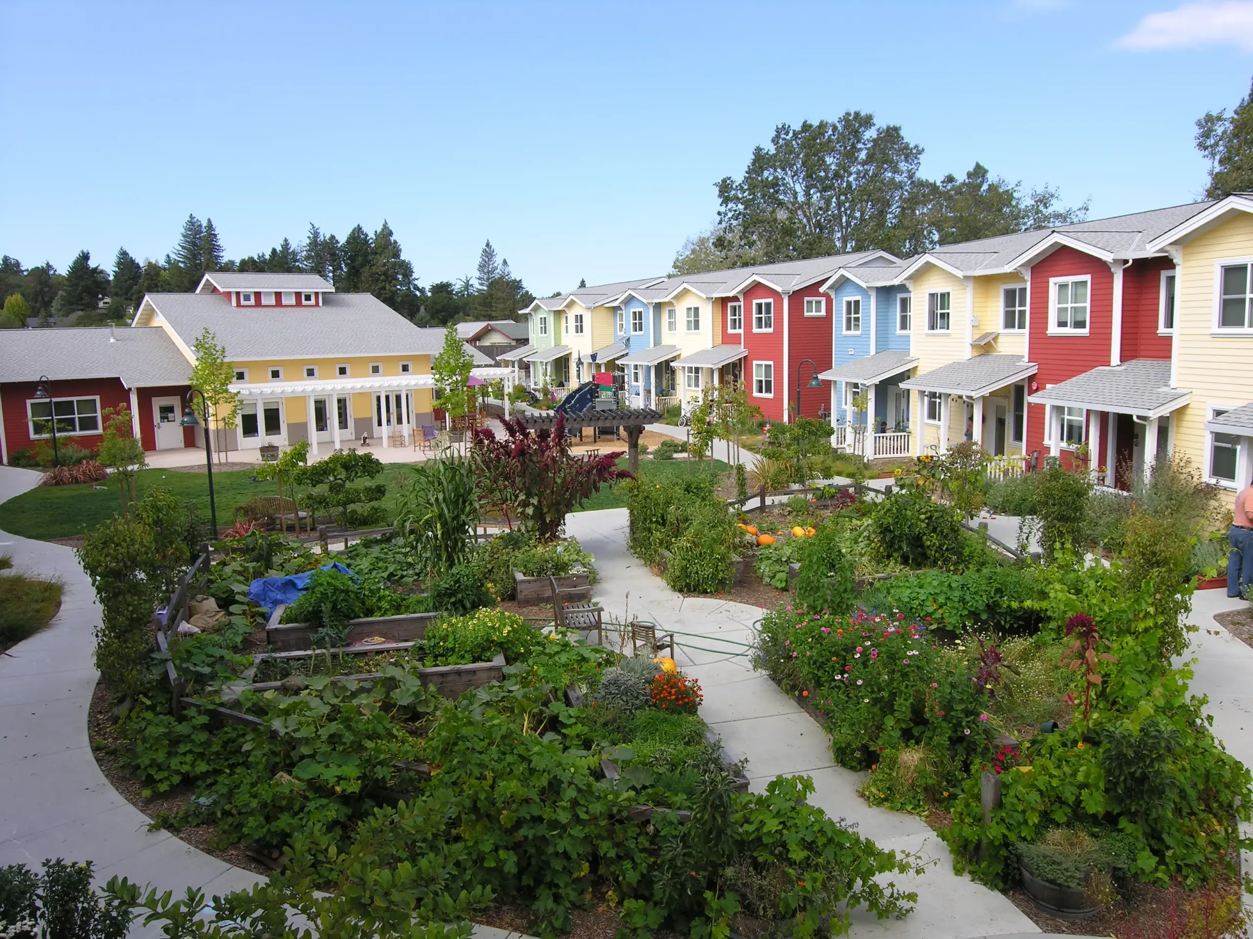 هم‌خانگی یا Cohousing؛ از غلبه بر تنهایی تا کاهش هزینه‌ها